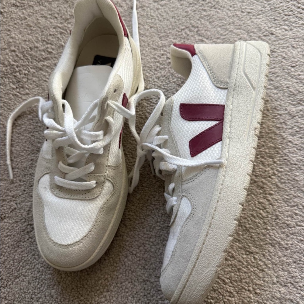 Veja Women's White and Burgundy Sneakers Women’s 38 Veja sneakers